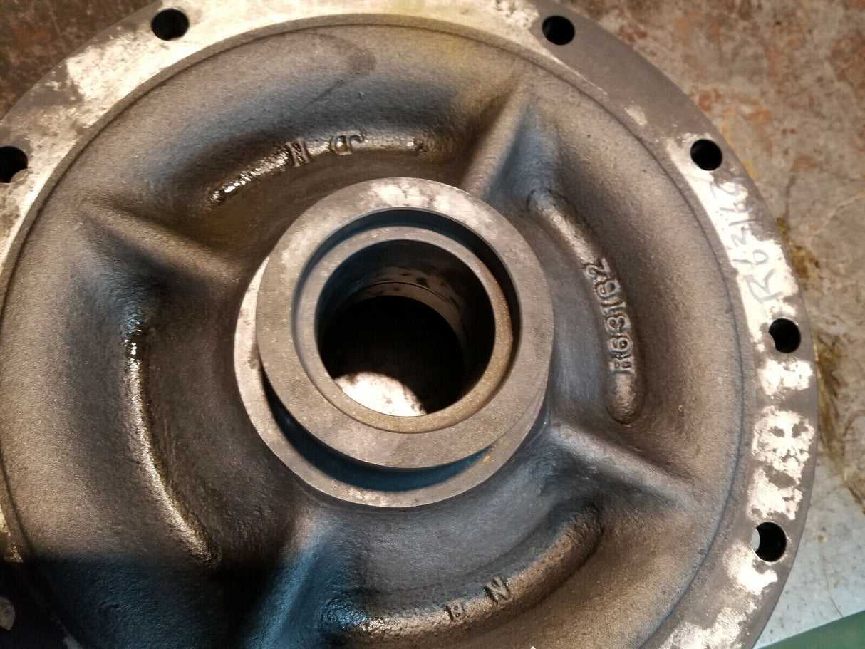 JOHN DEERE R63162 HUB
