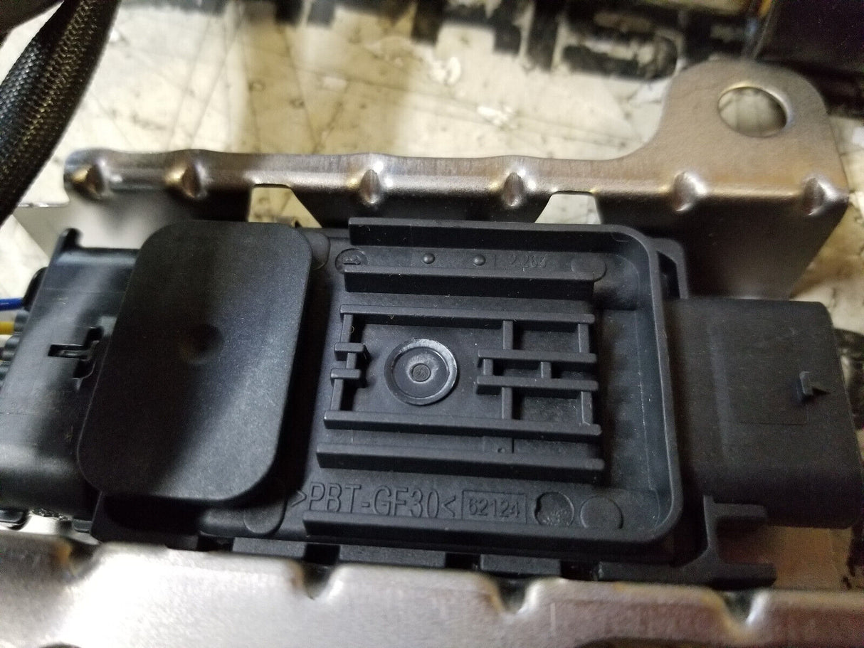 LC3Z-5E145F Motorcraft Temp Sensor 2017-2020 Ford F250-F550 6.7L LC3Z-5E145-F