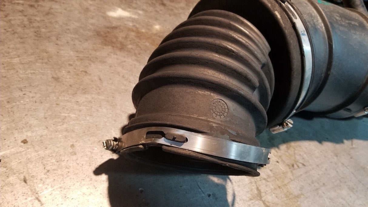 13-18 Dodge 6.7 Cummins Diesel RAM ACTIVE Air Intake Cleaner Duct  53032944AL