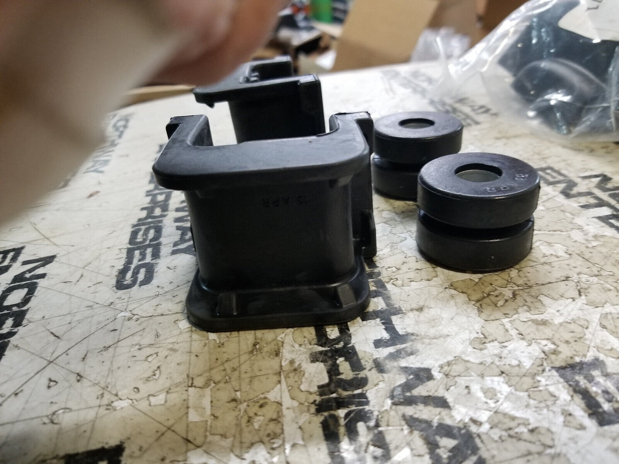 MOPAR ISOLATOR 68069568AA