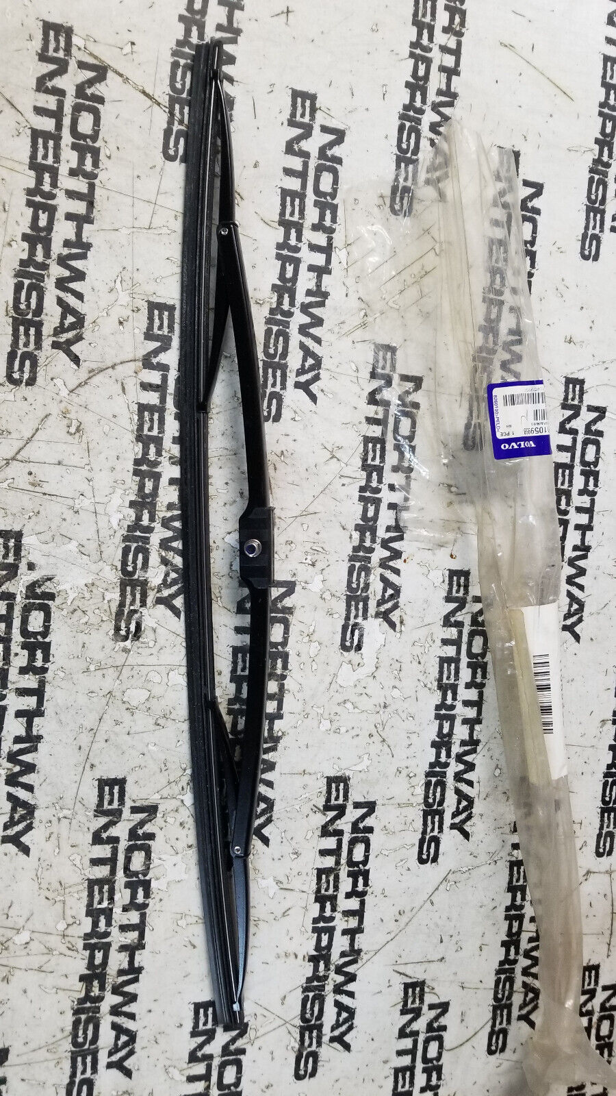 GENUINE OEM VOLVO 11059958 WIPER BLADE