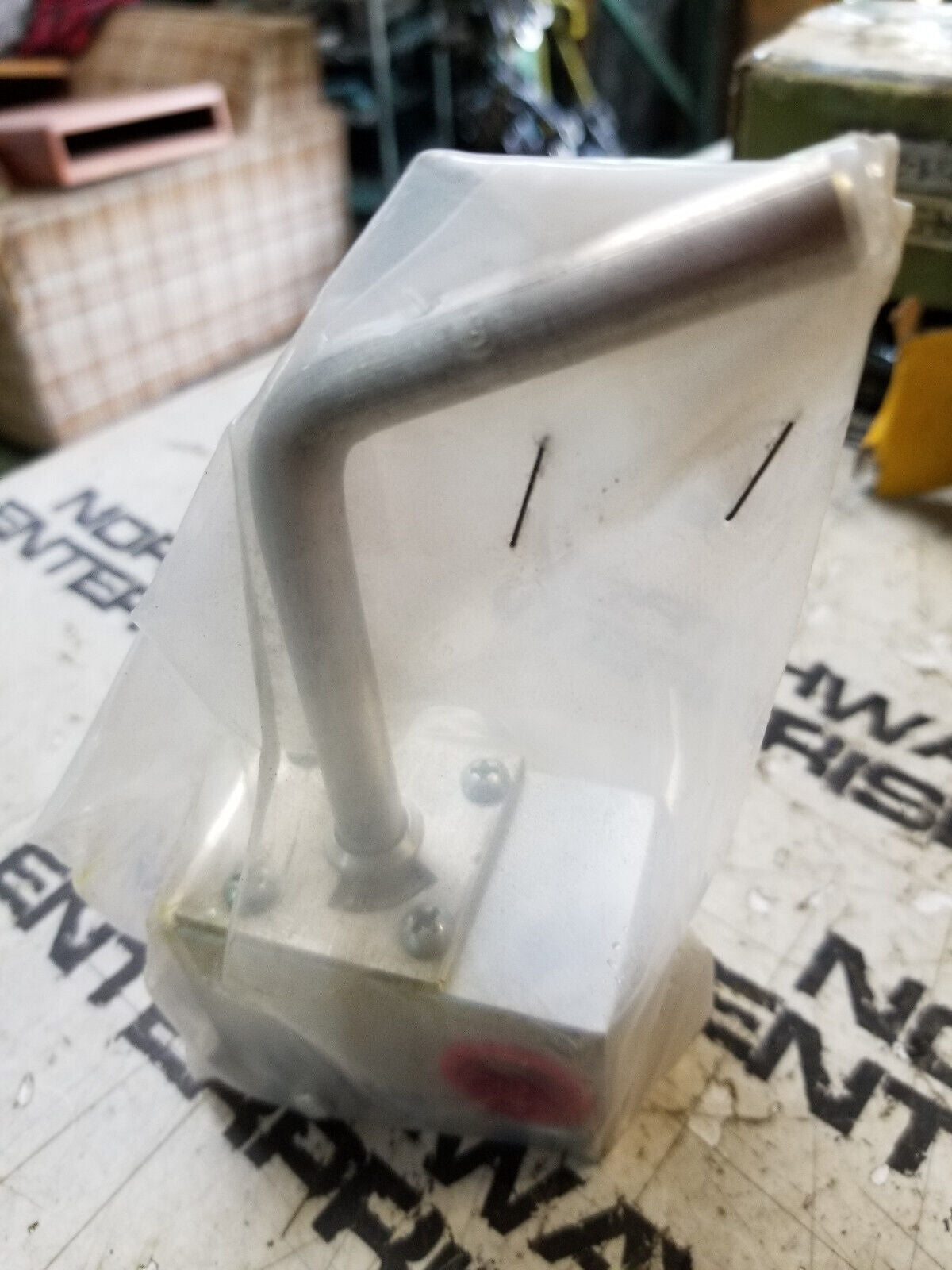 CATERPILLAR 8W-2792 VALVE 8W2792