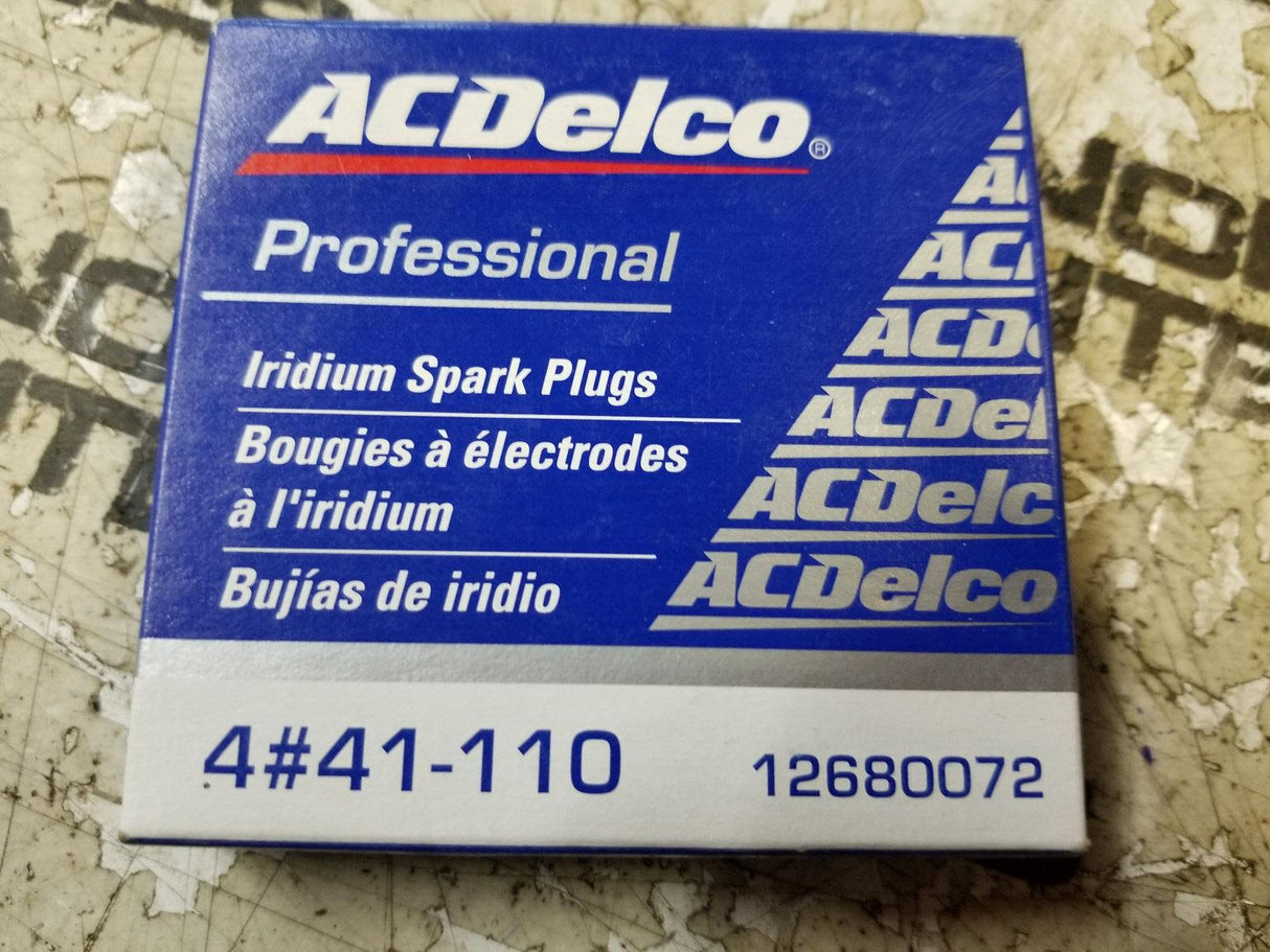 LOT OF 12 PLUGS - DELCO 41-110 12680072 SPARK PLUGS