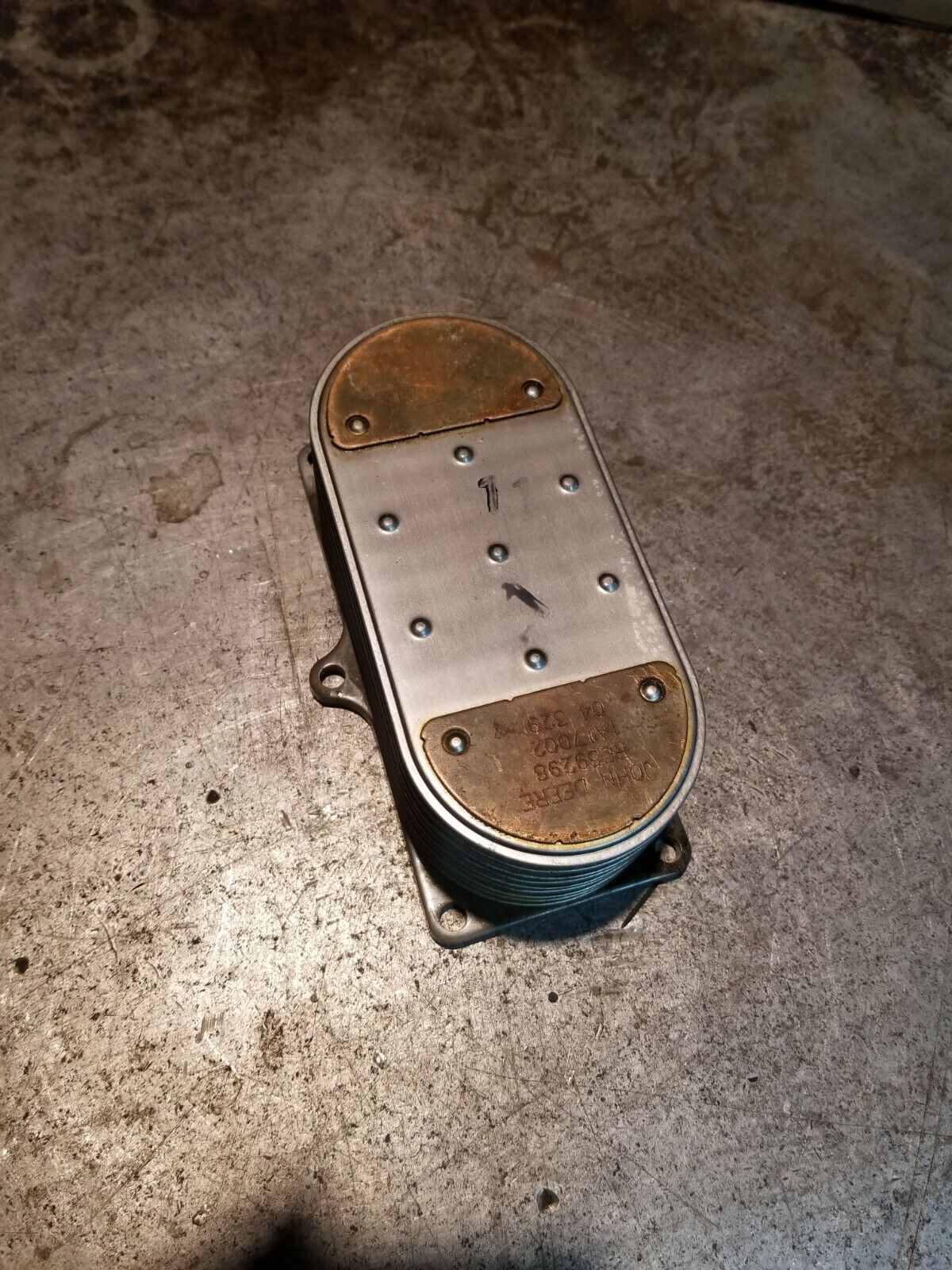 JOHN DEERE Oil Cooler RE59298