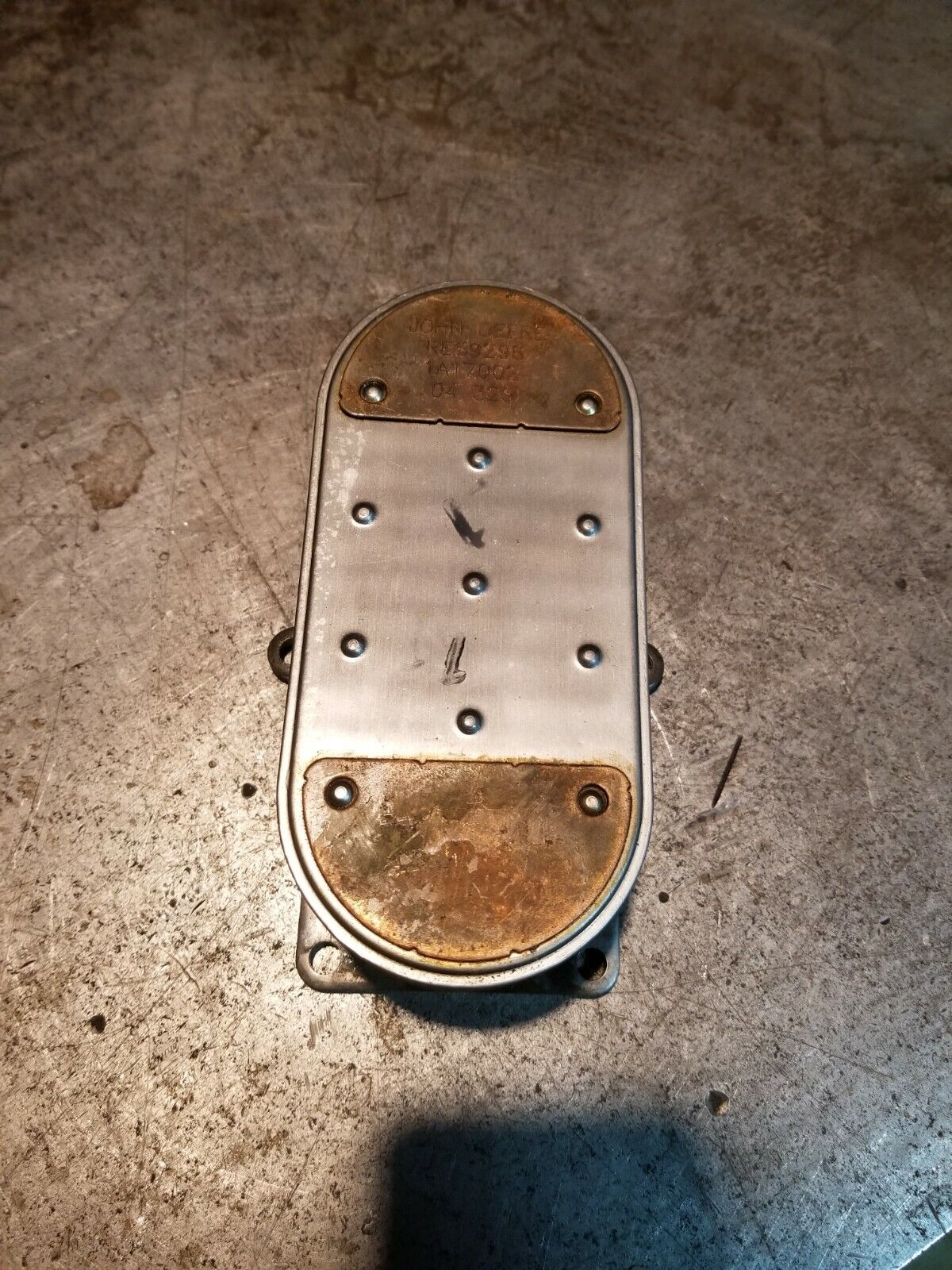 JOHN DEERE Oil Cooler RE59298