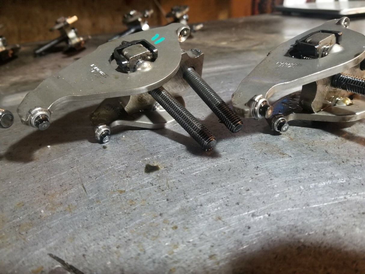 1880400C1 2007-2010 Ford F-350 6.4L Diesel Valve Rocker Arm Assembly NO RAIL