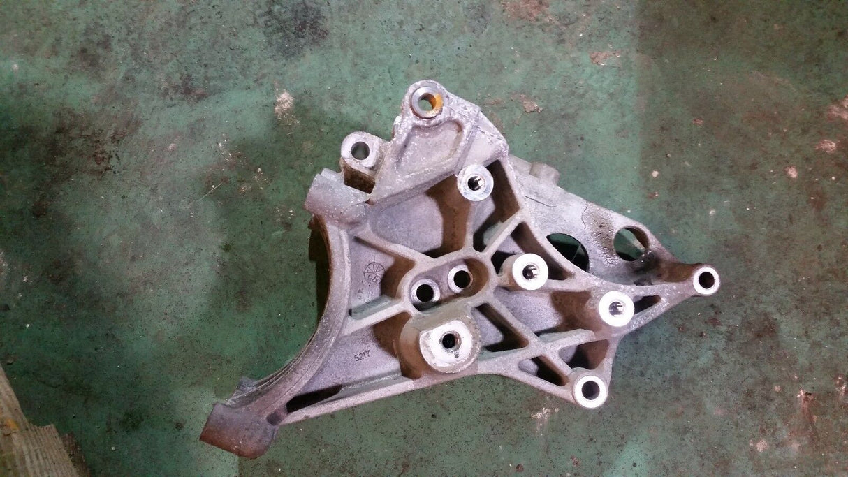 07-10 2007-2010 LMM LBZ DURAMAX AIR CONDITIONER COMPRESSOR BRACKET 6.6 6.6L