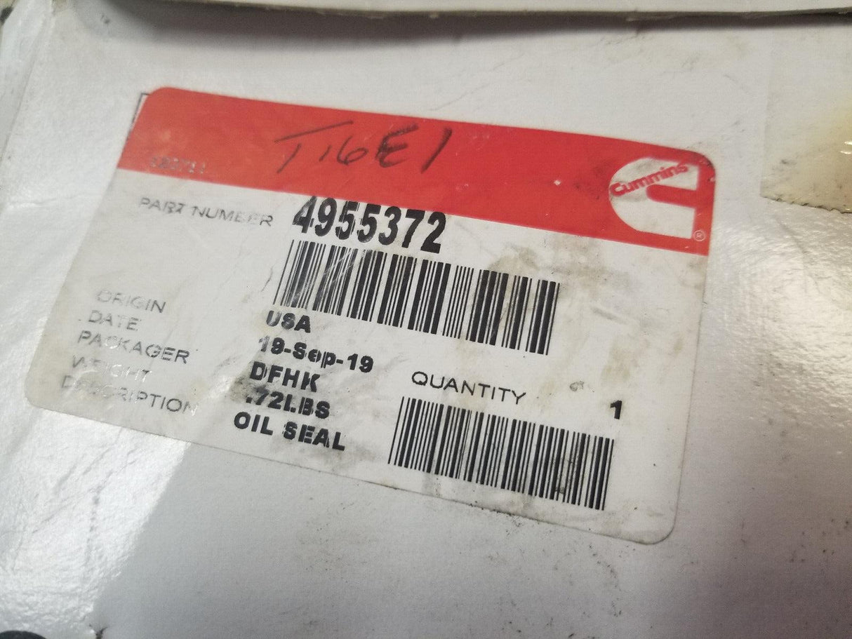 CUMMINS 4955372 Rear Seal and Sleeve kit