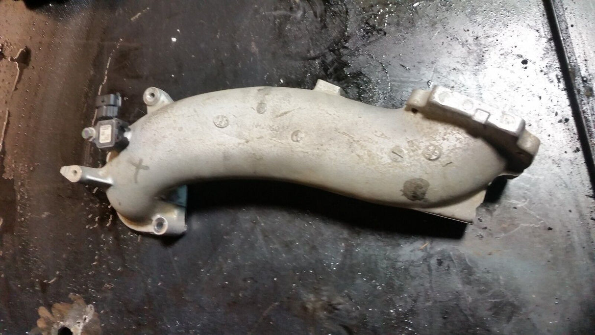 011 2011-2015 GMC SIERRA 6.6 6.6L DURAMAX TURBO LML INTAKE HORN 12642321