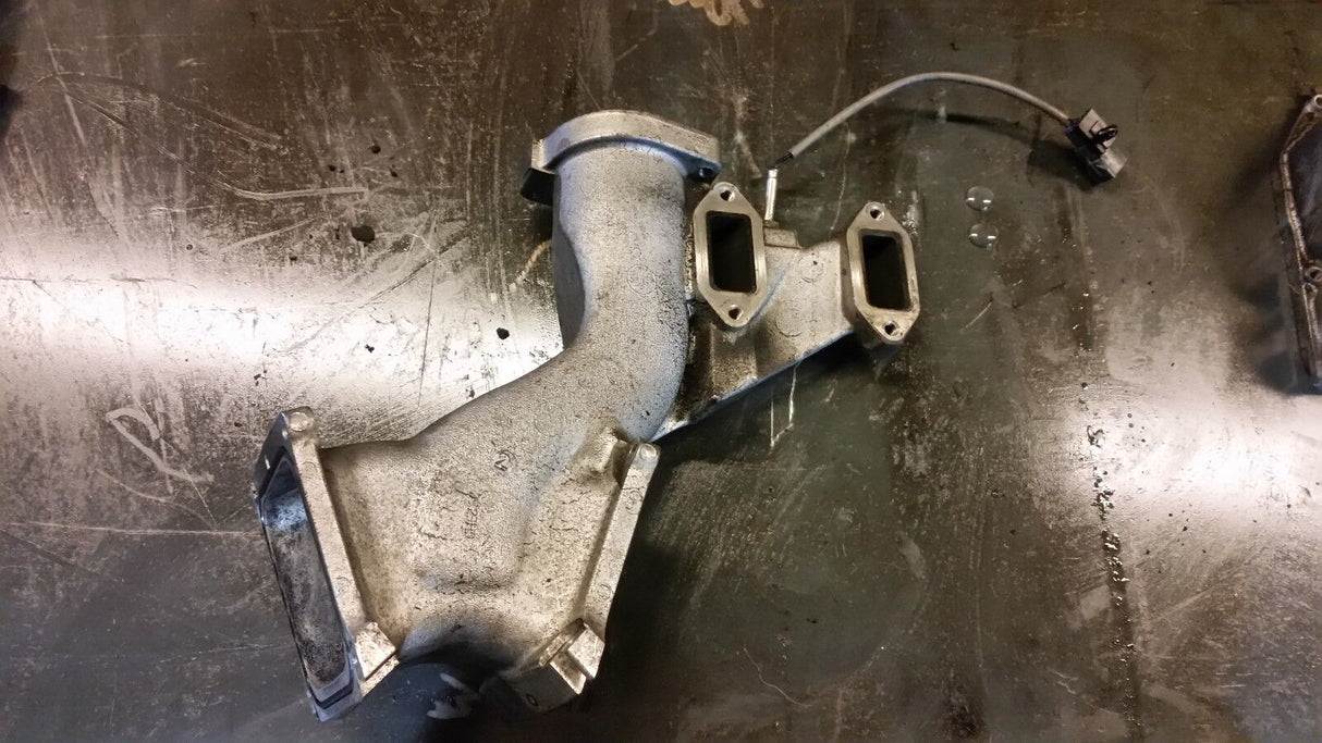 011 2011-2015 Duramax LML Intake Bridge Crossover Pipe 12648978