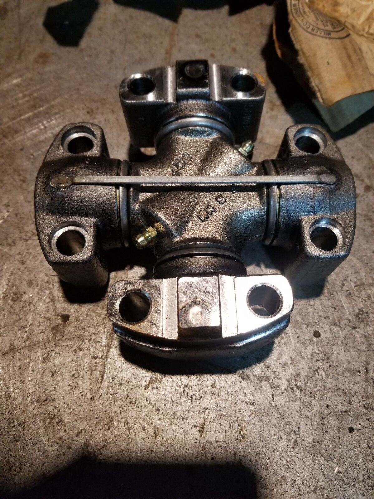 John Deere Pinion - AT74269 UNIVERSAL JOINT ref361