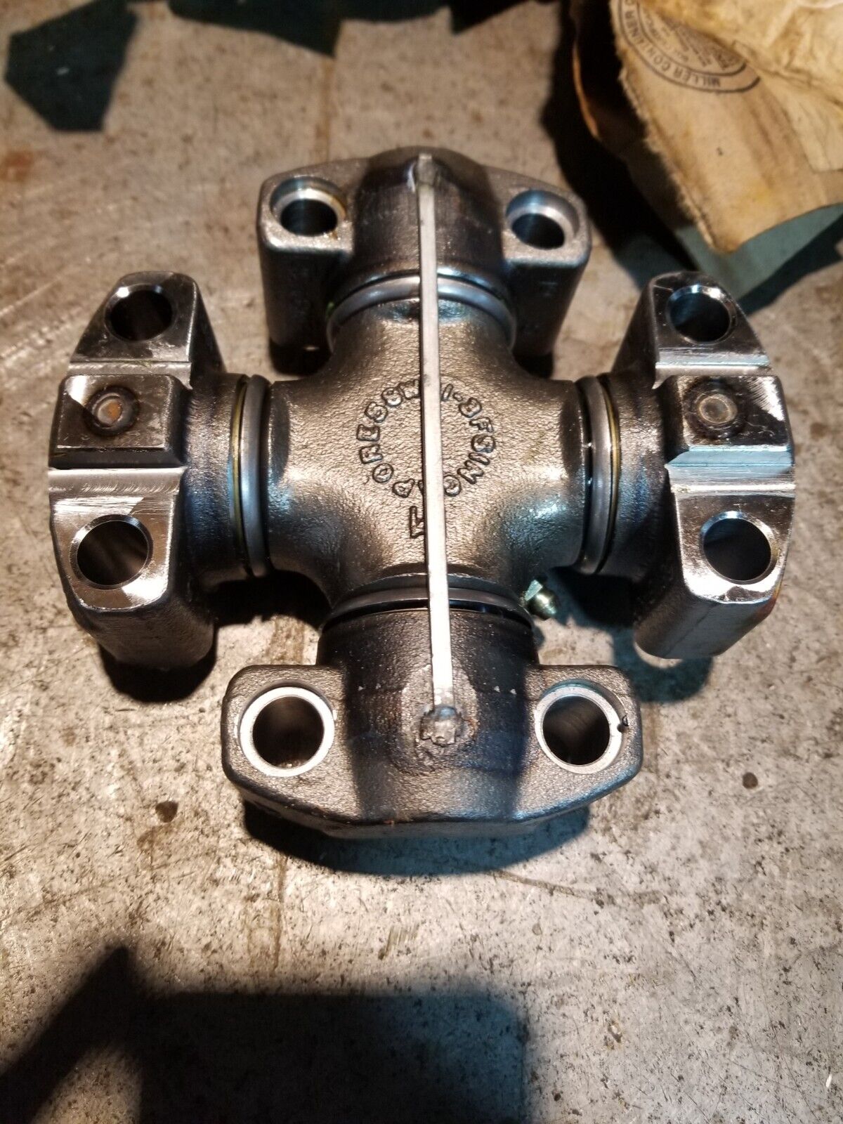 John Deere Pinion - AT74269 UNIVERSAL JOINT ref361