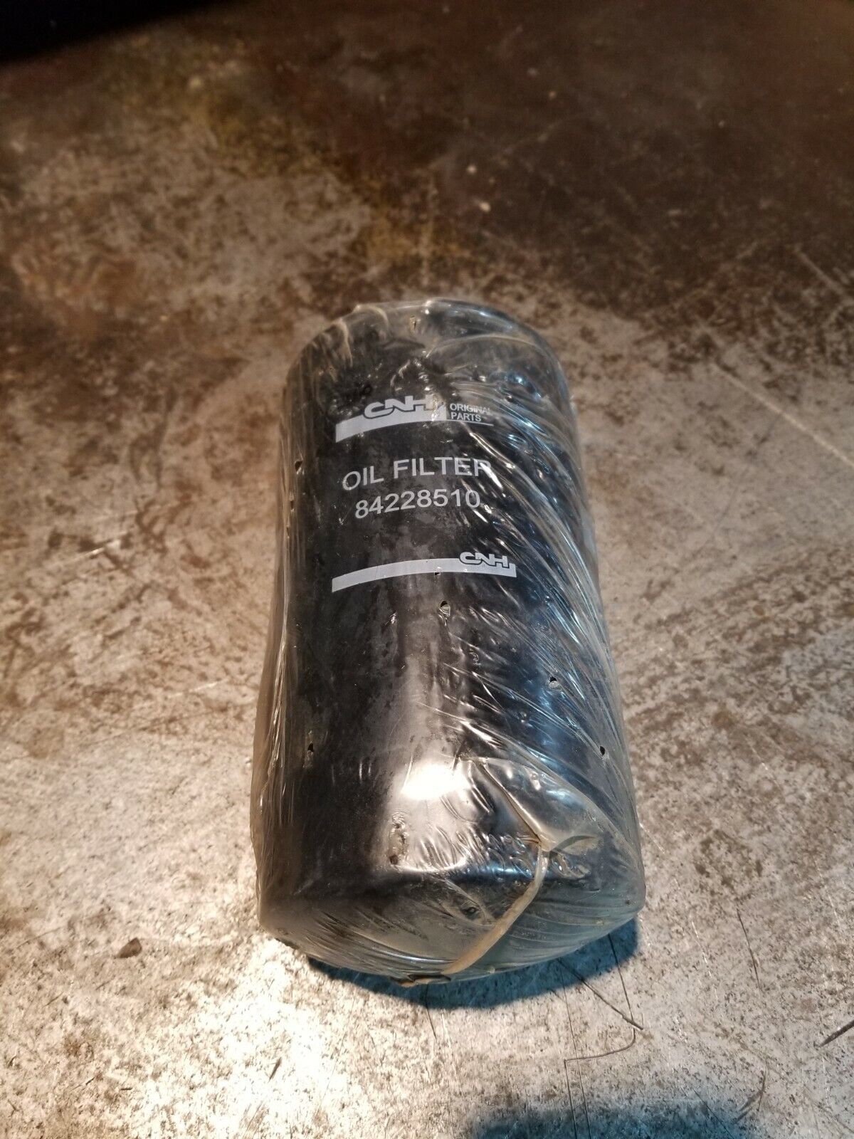 84228510 CASE  Oil Filter