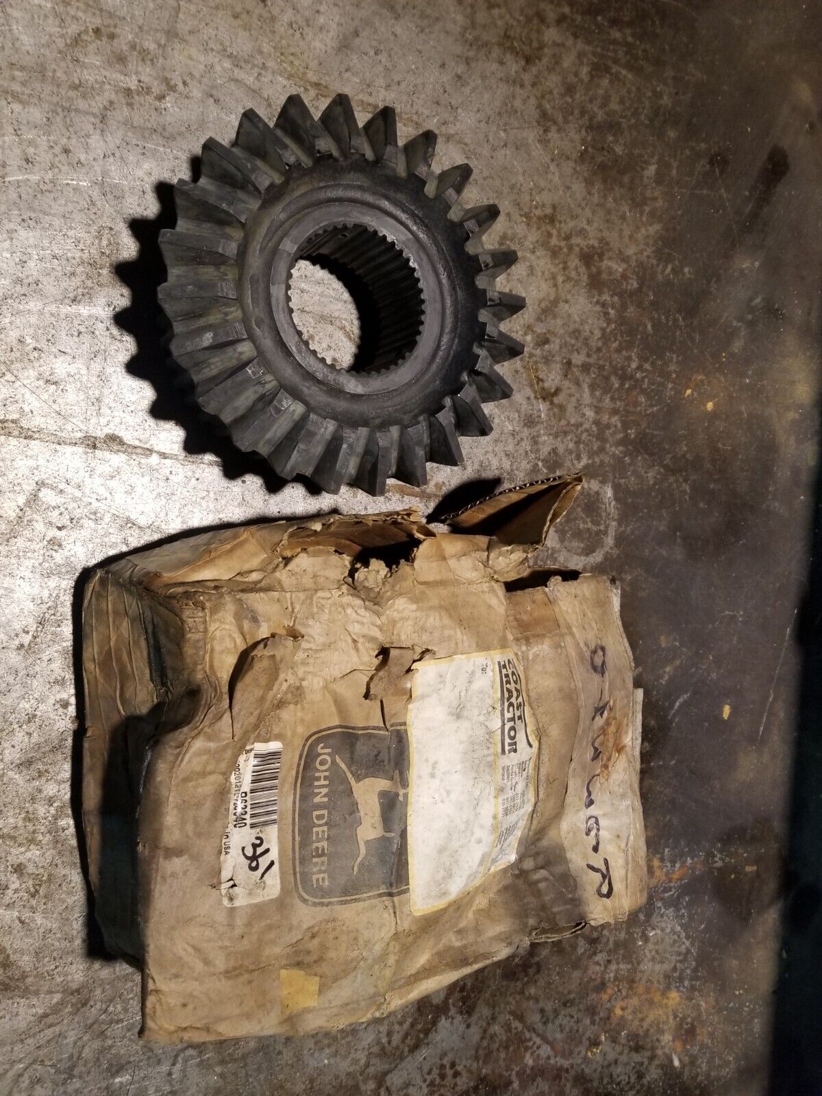 John Deere BEVEL GEAR R63340 REF361