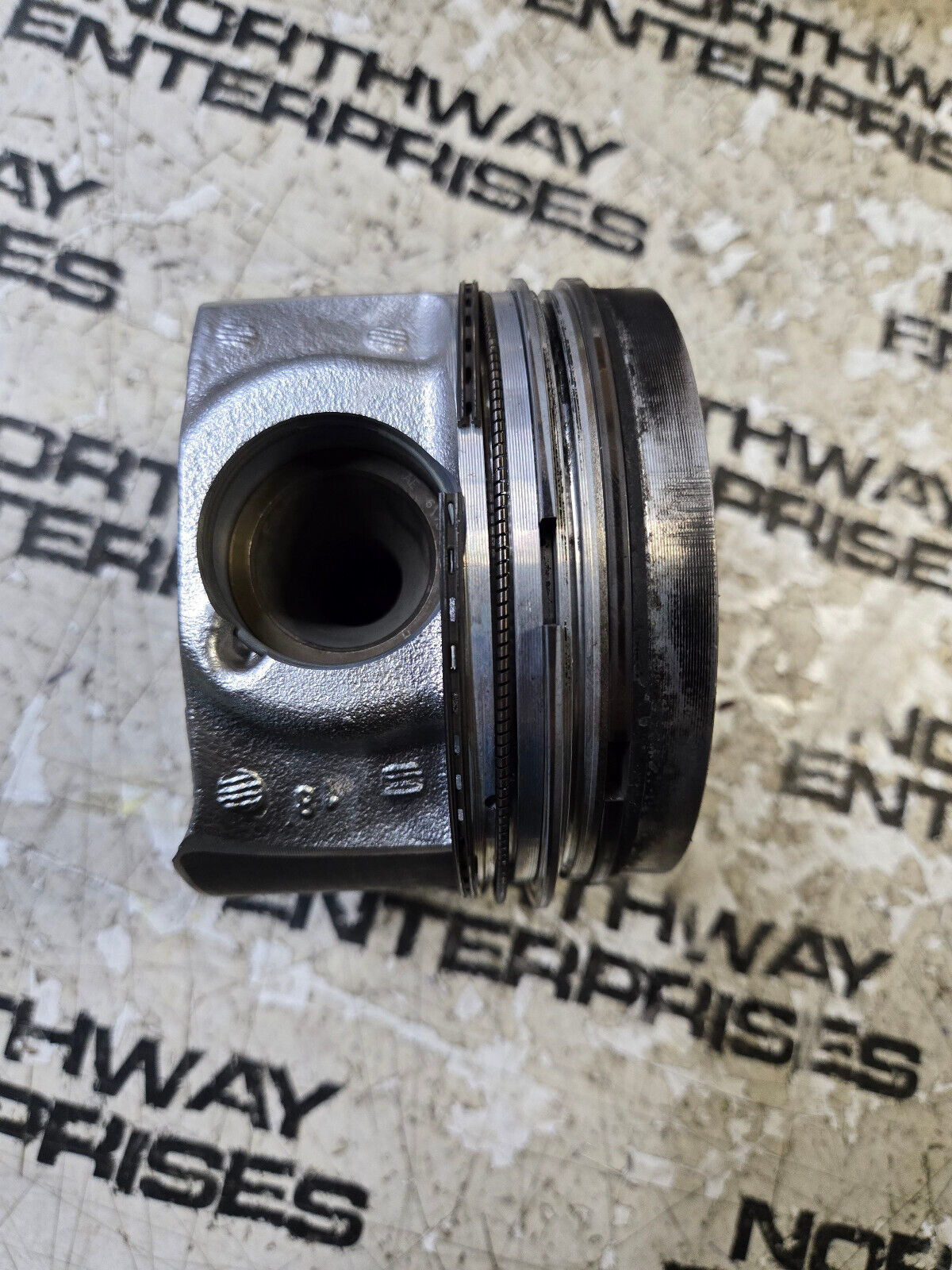 2011-2014 DURAMAX 6.6 6.6L LML LGH ENGINE PISTON STD 19302751 LH DRIVER