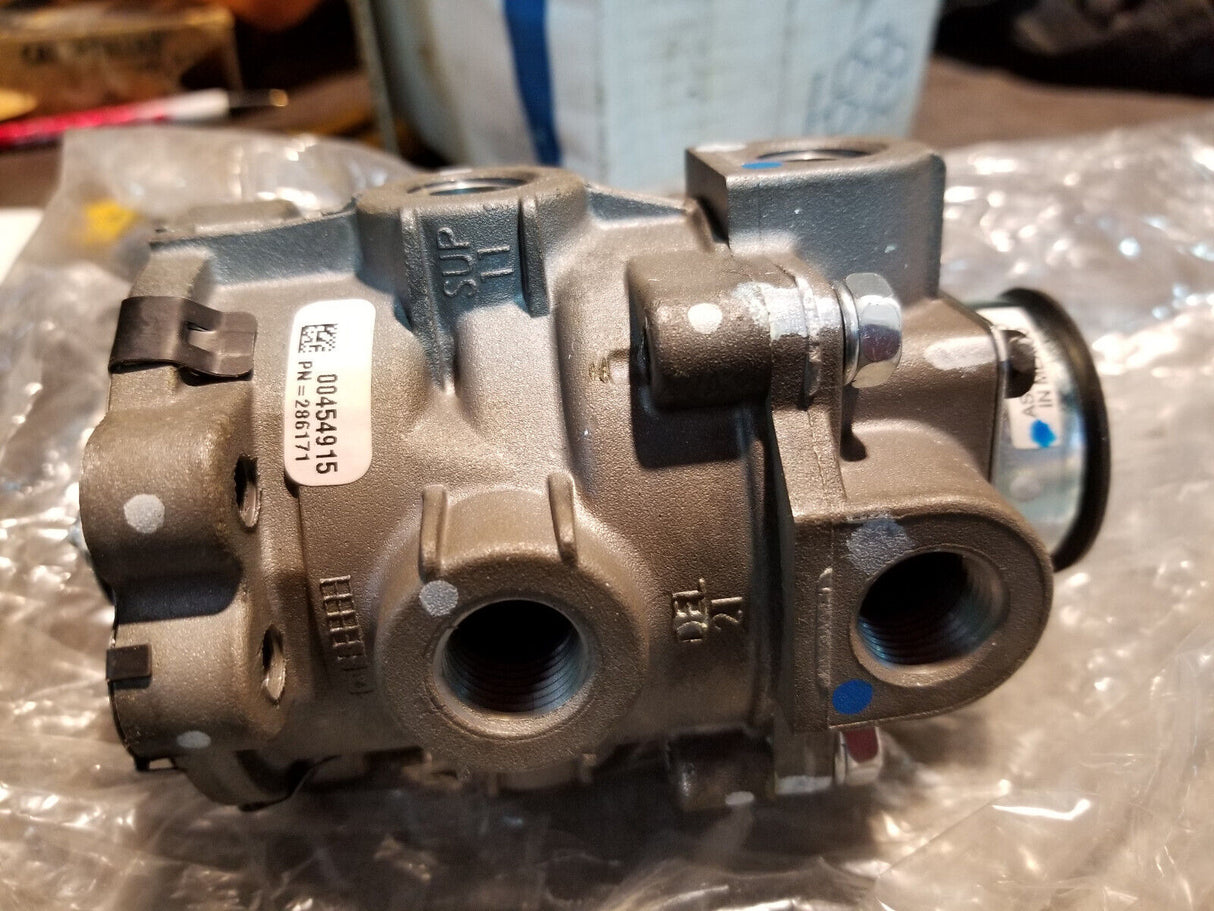 BENDIX FOOT VALVE 286171N 286171N E-6 Foot Valve E6 Foot Valve 286171N