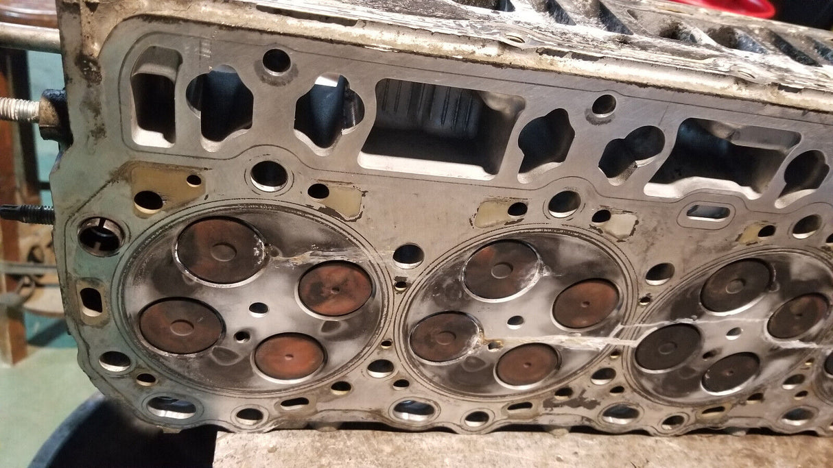 2007-2010 Chevy GMC 6.6 LBZ LMM DURAMAX CYLINDER HEAD RH PASSENGER REF25
