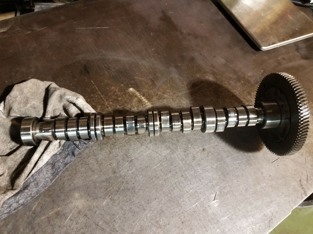 07-10 2007-2010 DURAMAX LBZ LMM USED CAMSHAFT 98077453 ; 97211770 897362100 r21