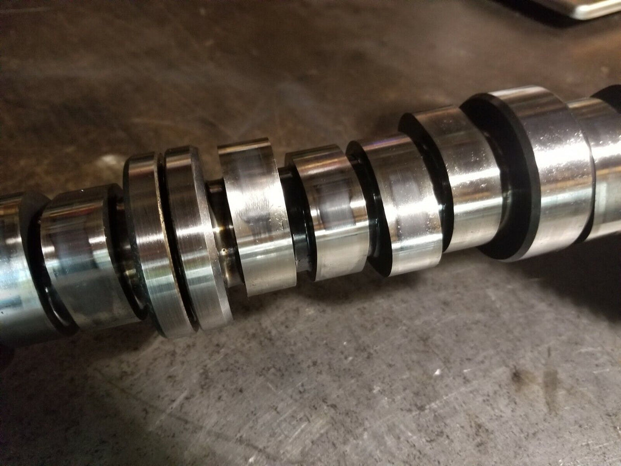 07-10 2007-2010 DURAMAX LBZ LMM USED CAMSHAFT 98077453 ; 97211770 897362100 r21
