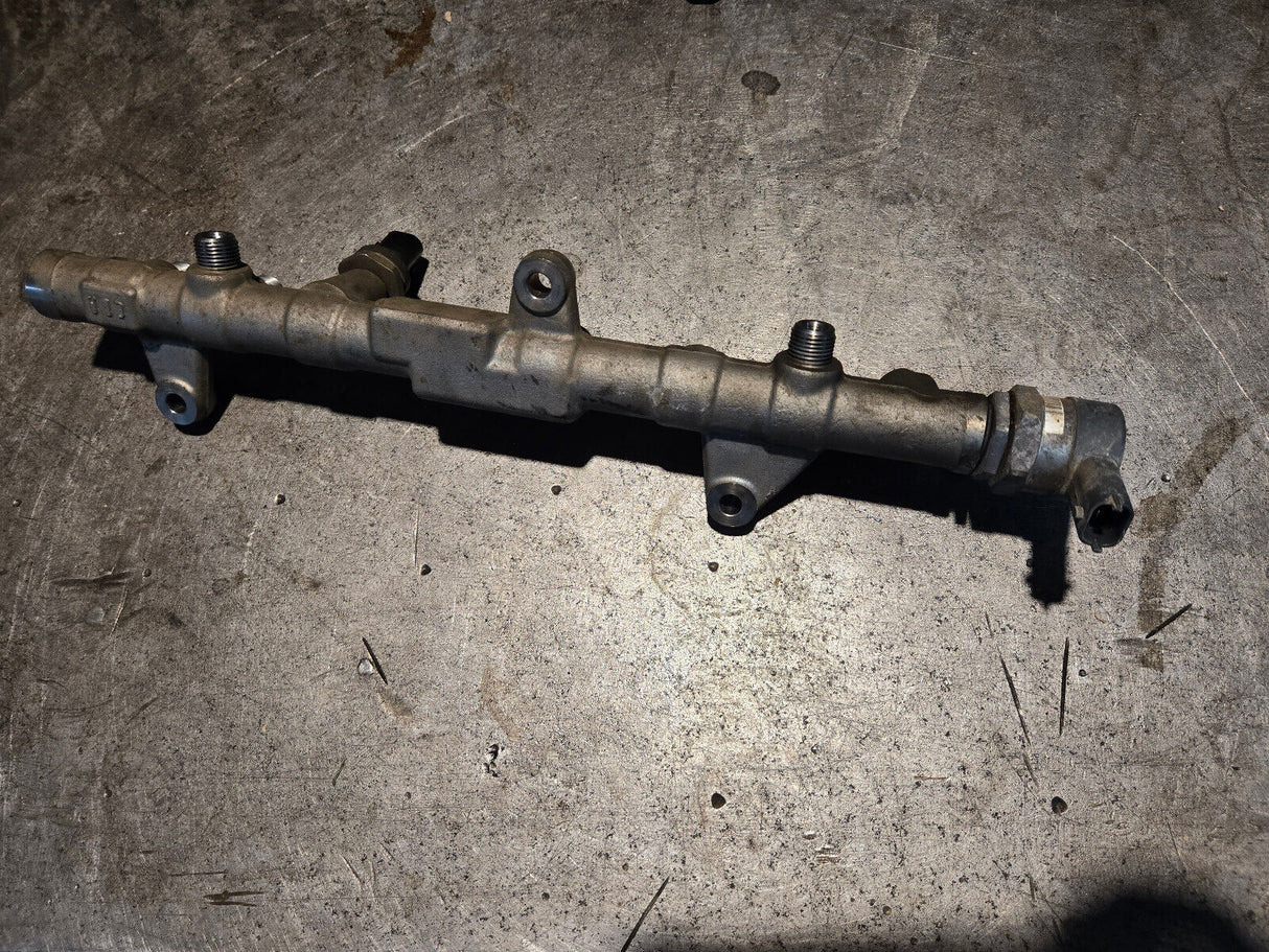 OEM Cummins Bosch 0445226167 5348915 Fuel Rail