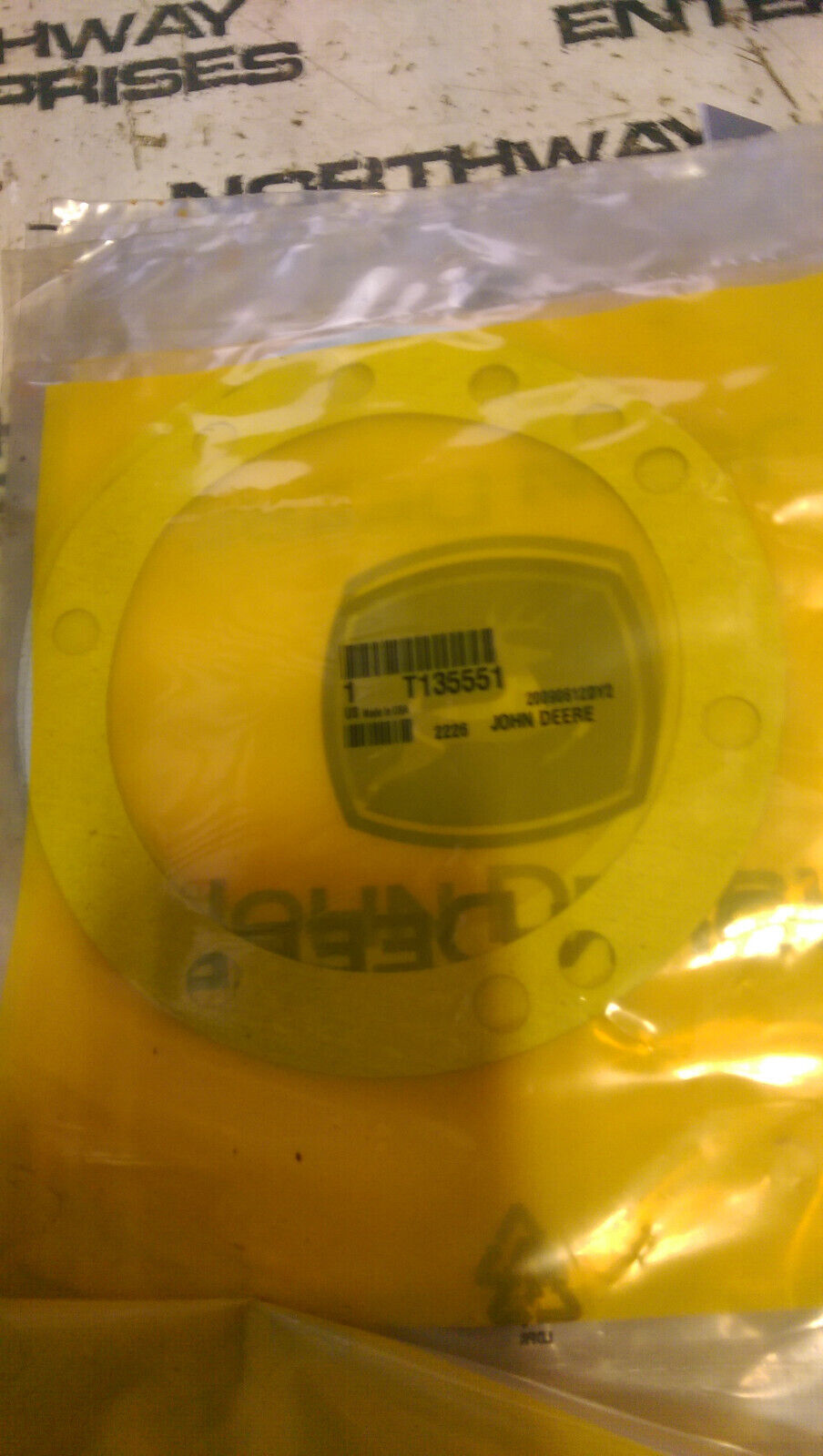 JOHN DEERE T135551 GASKET BEARING RETAINER