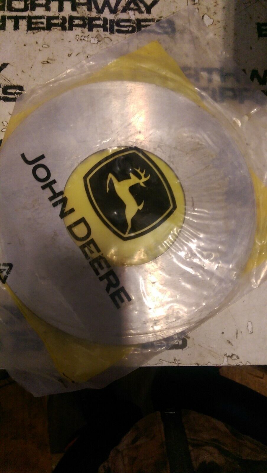 JOHN DEERE T152995