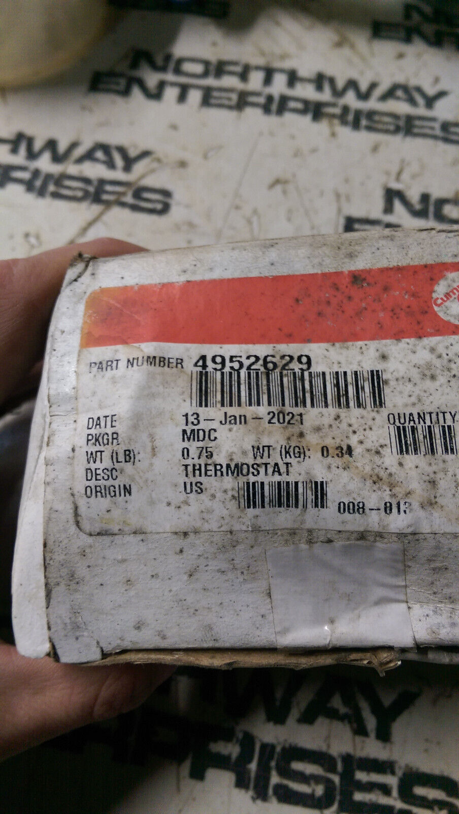 4952629 CUMMINS OIL THERMOSTAT