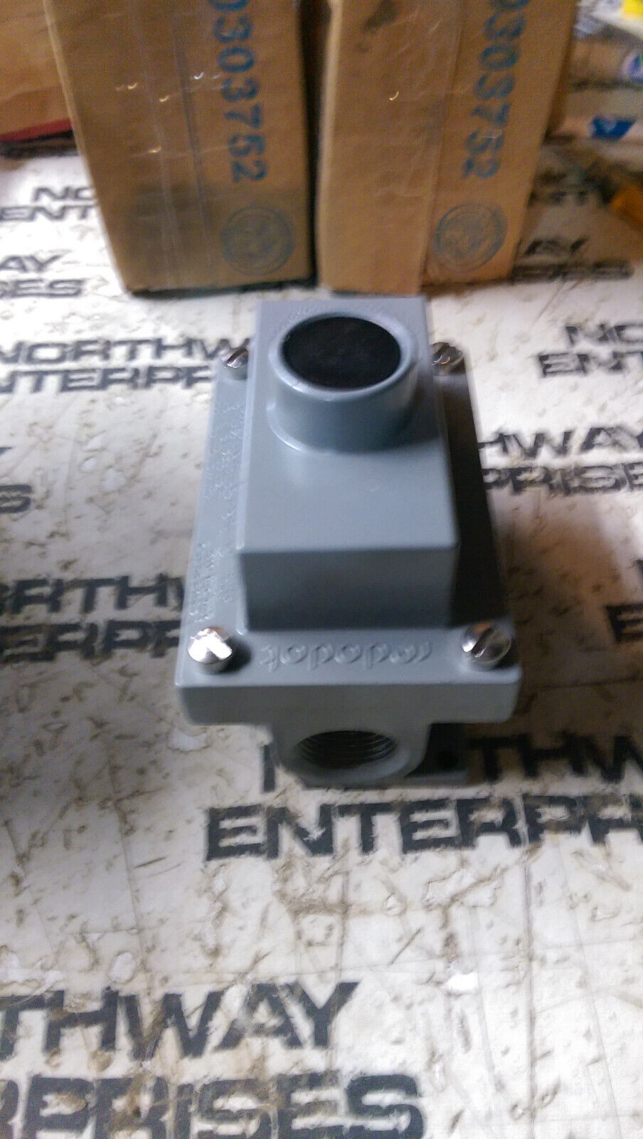 HR-EXPB-2A Hannay Push Button THOMAS & BETTS