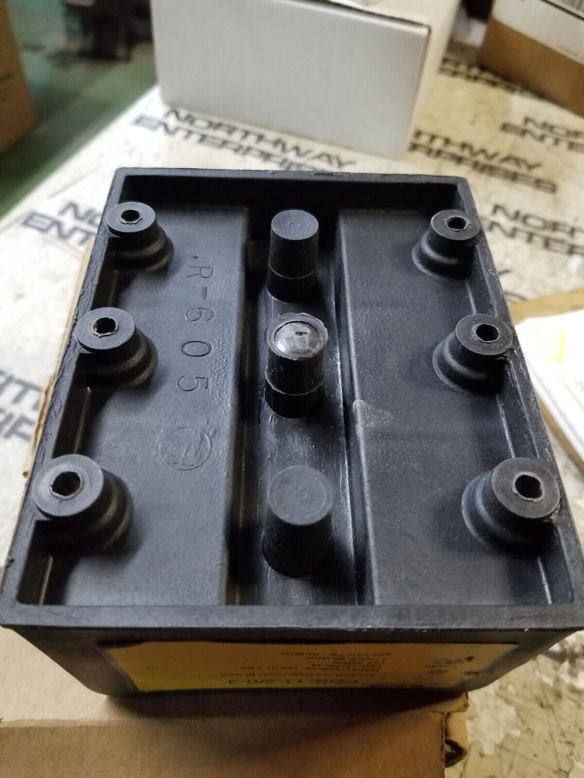 PDB-11-2/0-3 POWER DISTRIBUTION BLOCK