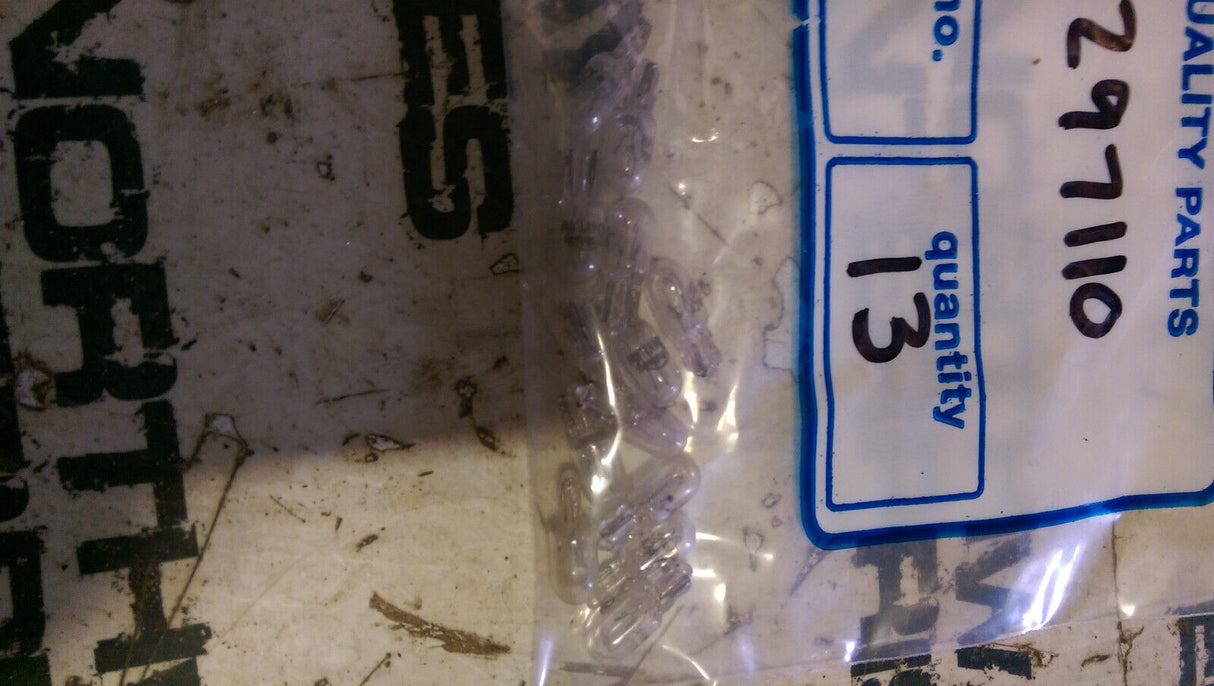 4297110 JOHN DEERE / HITACHI BULB LOT OF 13 BULBS