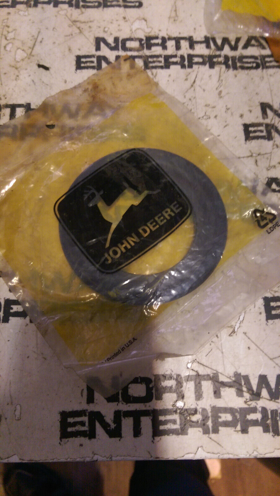 JOHN DEERE T57568 SEAL