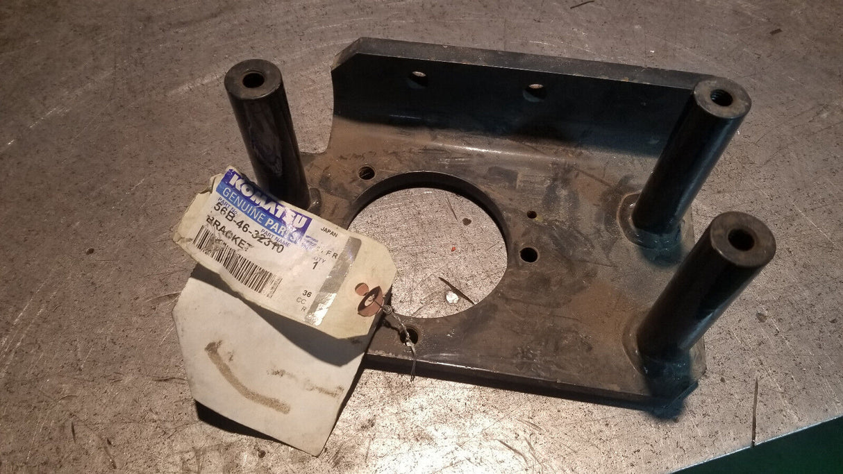 KOMATSU Bracket 56B-46-32310