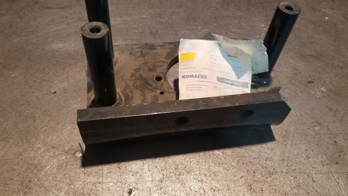 KOMATSU Bracket 56B-46-32310