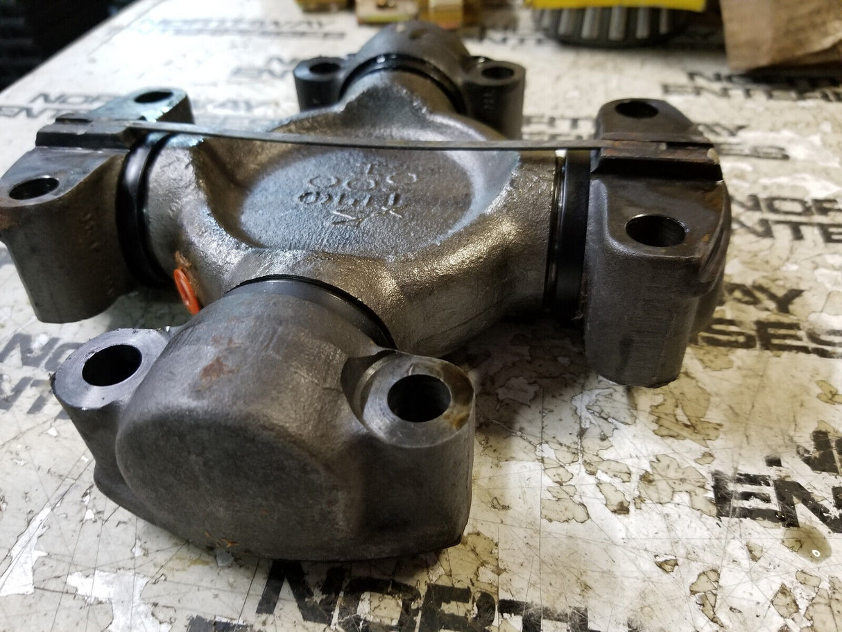 CATERPILLAR OEM 8D-3144 8D3144 SPIDER U JOINT UJOINT