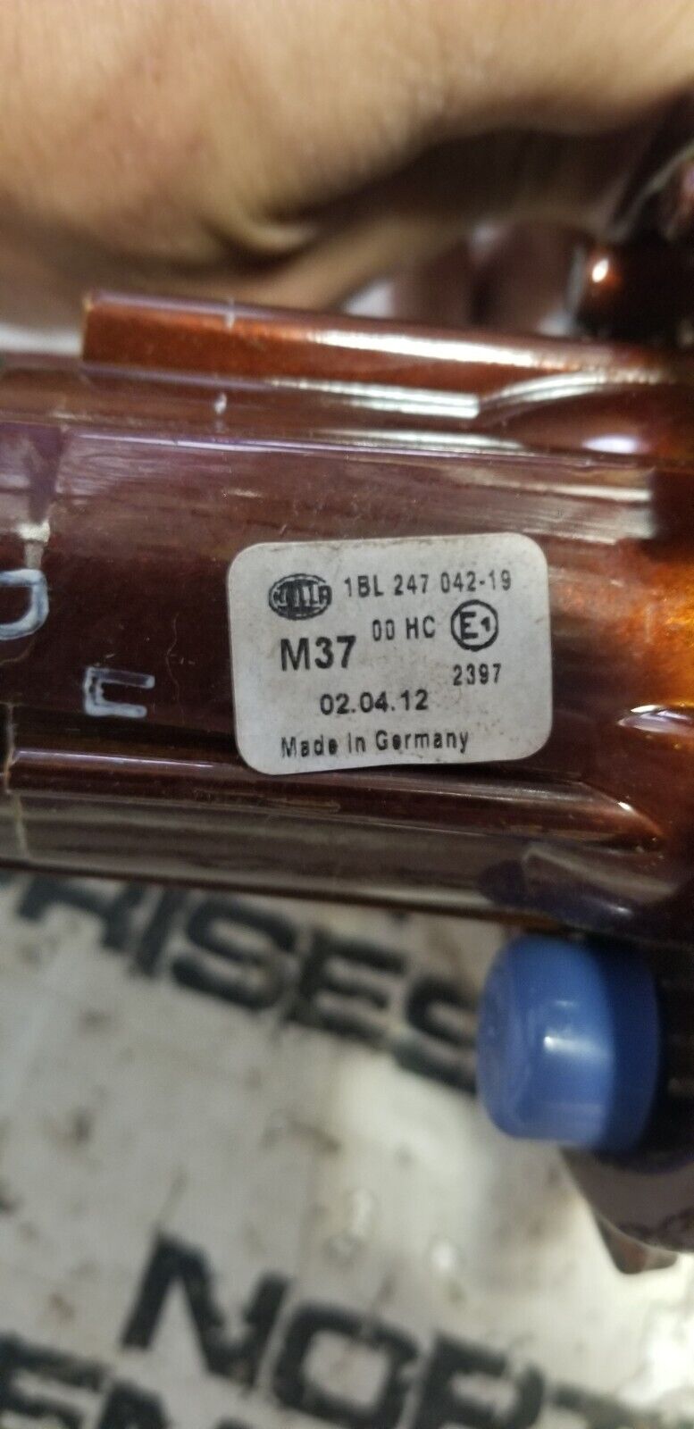 1BL 247 042-19 HELLA Headlight NEW NO BOX 1BL247042-19