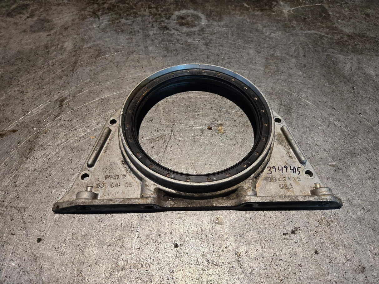 5.9l cummins rear main seal retainer 3949415