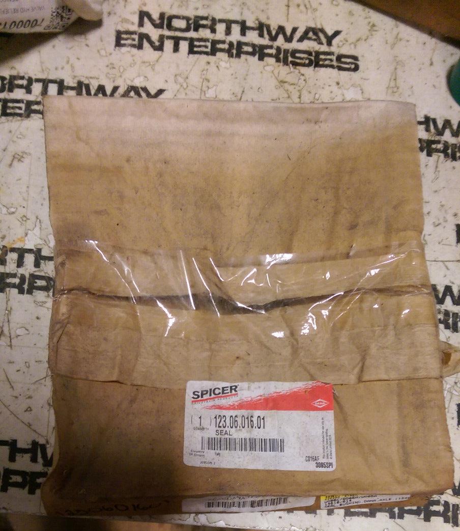 SPICER HUB SEAL 123.06.016.01