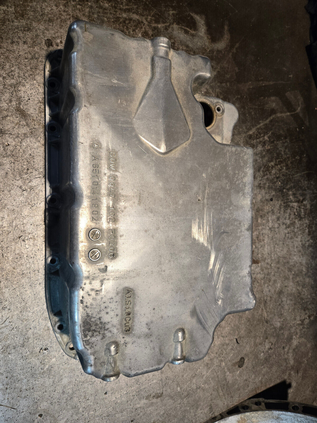 NEW MERCEDES BENZ SPRINTER W906 ENGINE OIL LOWER PAN A6510100313 OEM