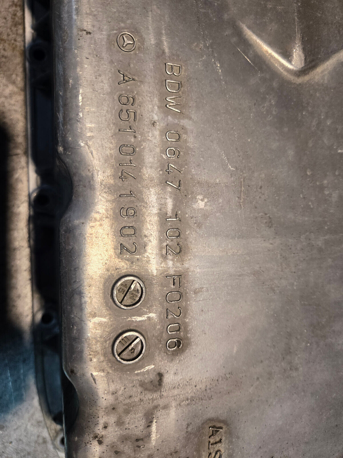 NEW MERCEDES BENZ SPRINTER W906 ENGINE OIL LOWER PAN A6510100313 OEM
