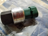 LOW PRESSURE SWITCH - A/C GENUINE PACCAR 652578BSM / 1000198469 850-8009 S180216