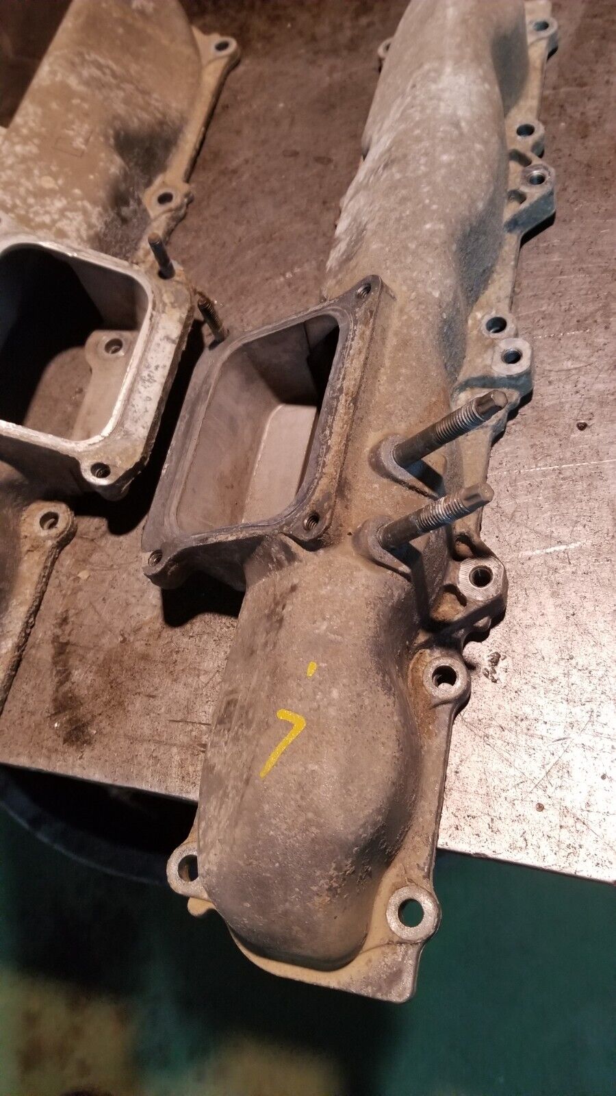 01 02 03 04 2001 2002 2003 Duramax LB7 Intake Manifold LH and RH Side Set of 2