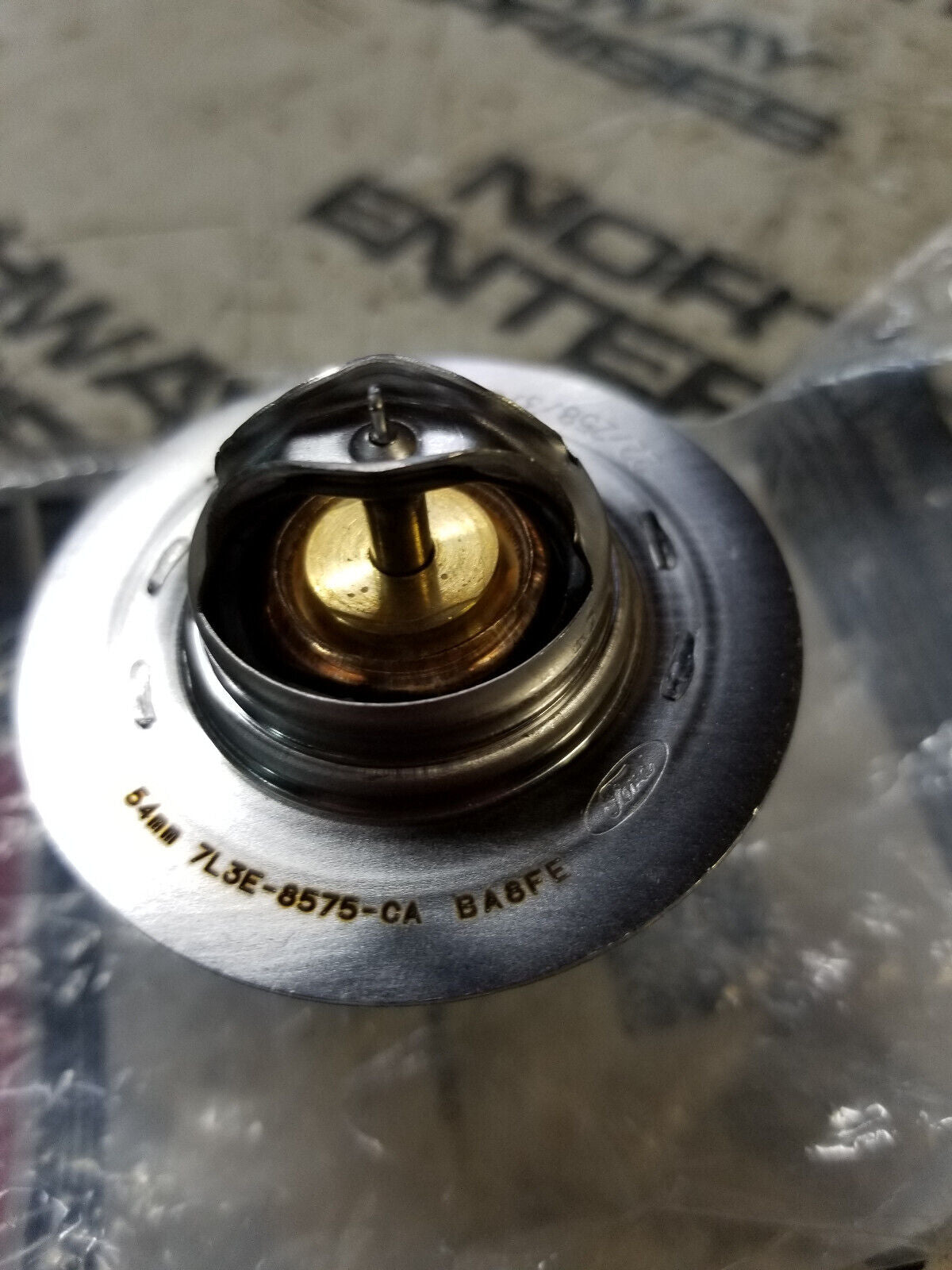 GENUINE OEM MOTORCRAFT RT1254 ENGINE COOLANT THERMOSTAT FORD 7L3Z8575E