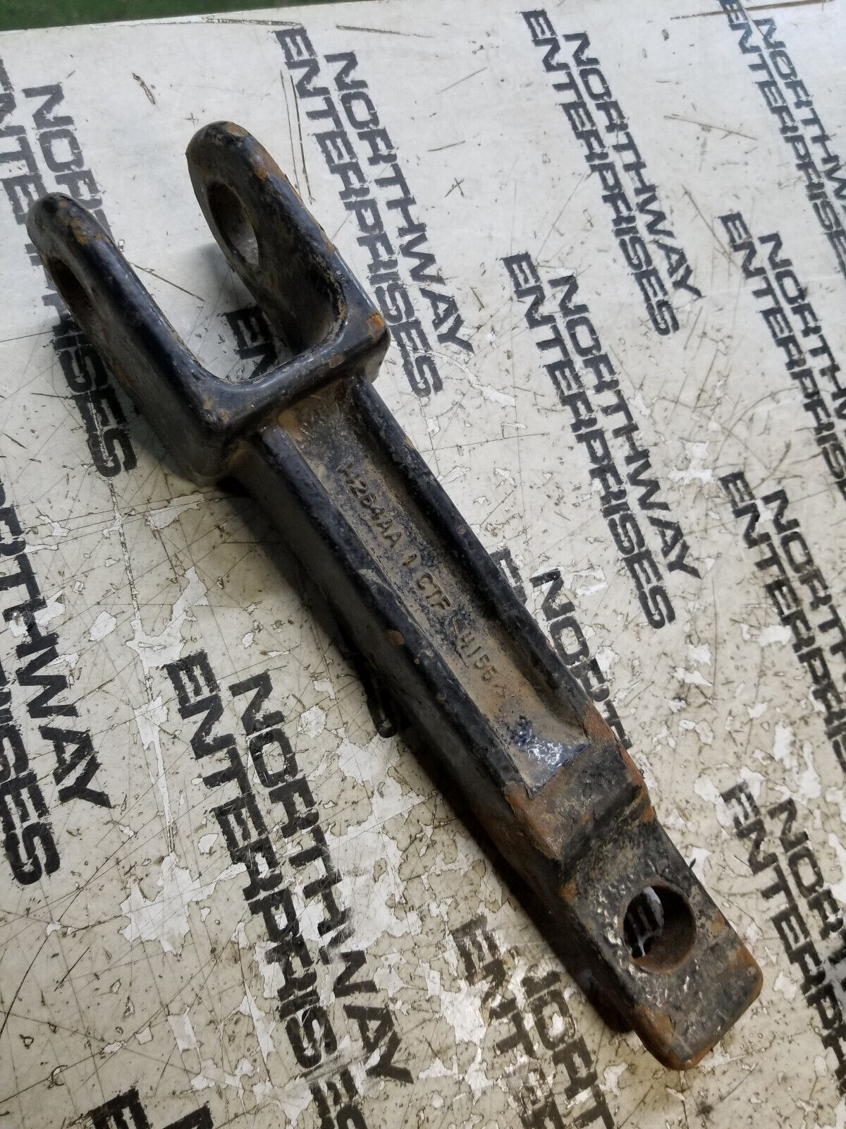 A20-6014 (SINGLE TOW HOOK) Peterbilt Hitch Front Tow Kenworth Tow Hooks 14264AA