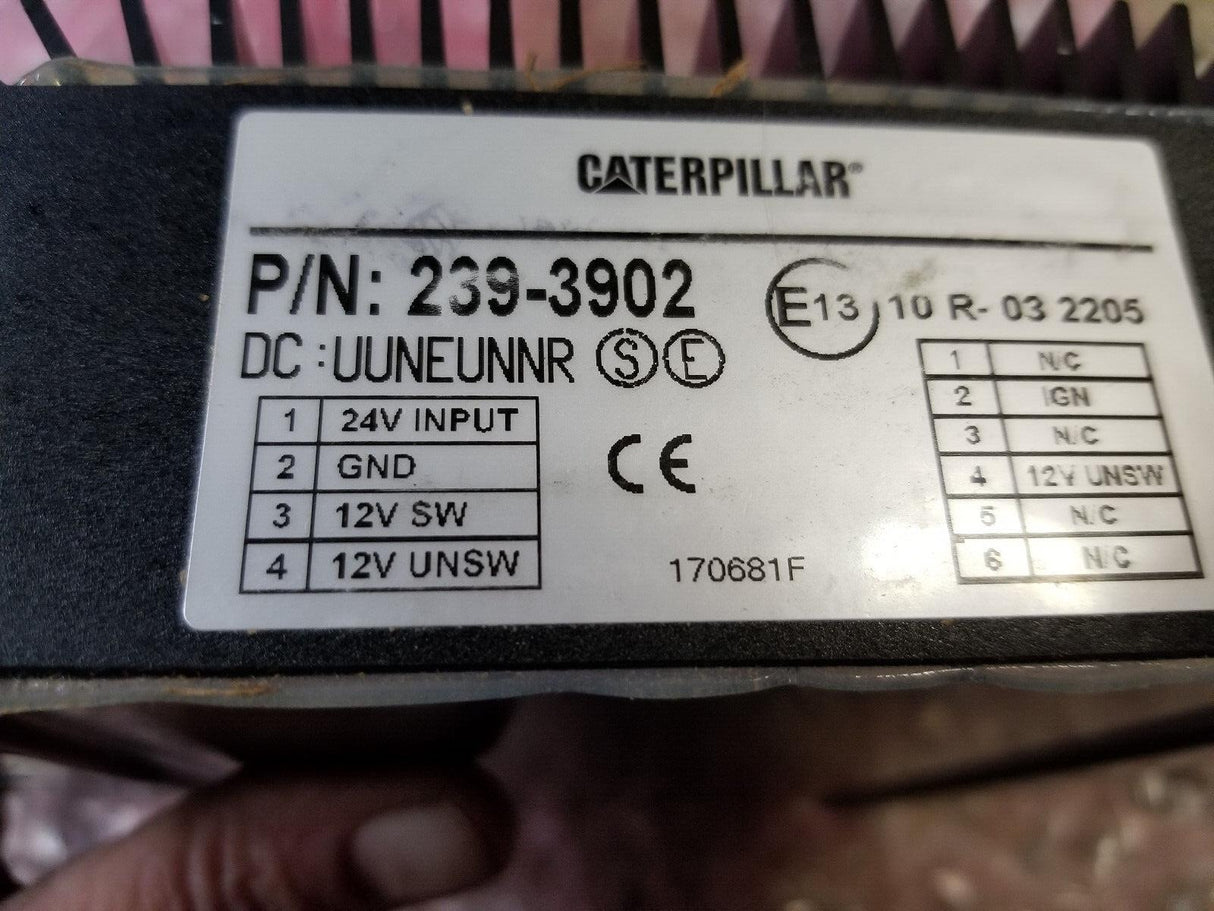 NEW Caterpillar 239-3902 24 Volt To 12 Volt Converter CB Radio Stereo 2393902