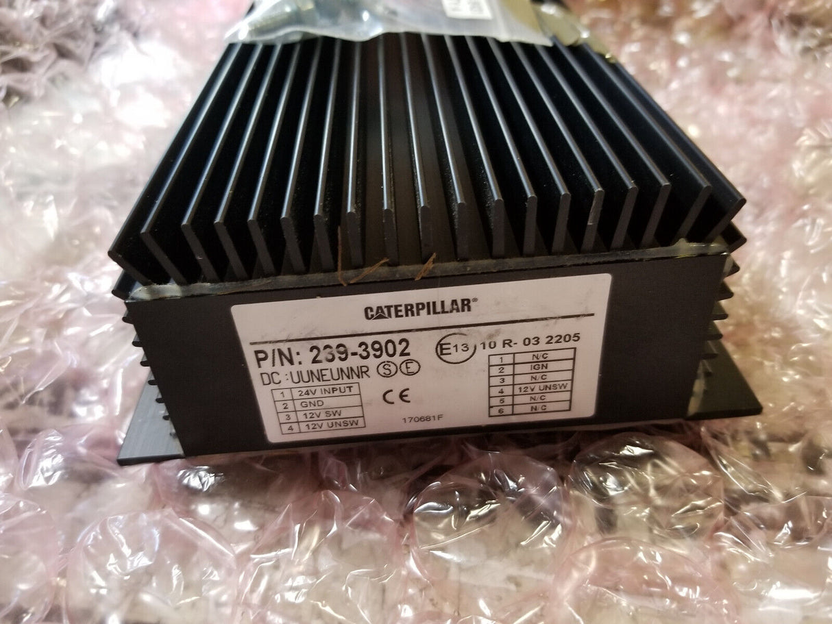 NEW Caterpillar 239-3902 24 Volt To 12 Volt Converter CB Radio Stereo 2393902