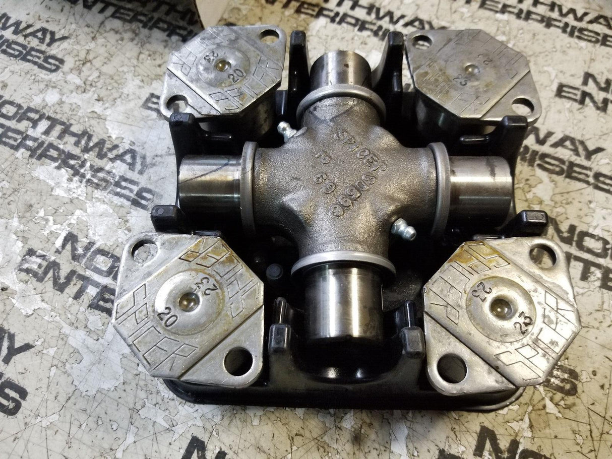Spicer 5-675X Universal Joint