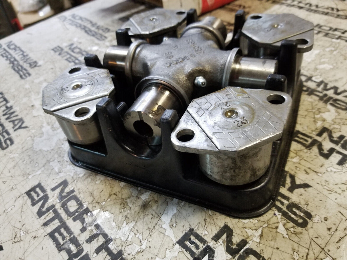 Spicer 5-675X Universal Joint