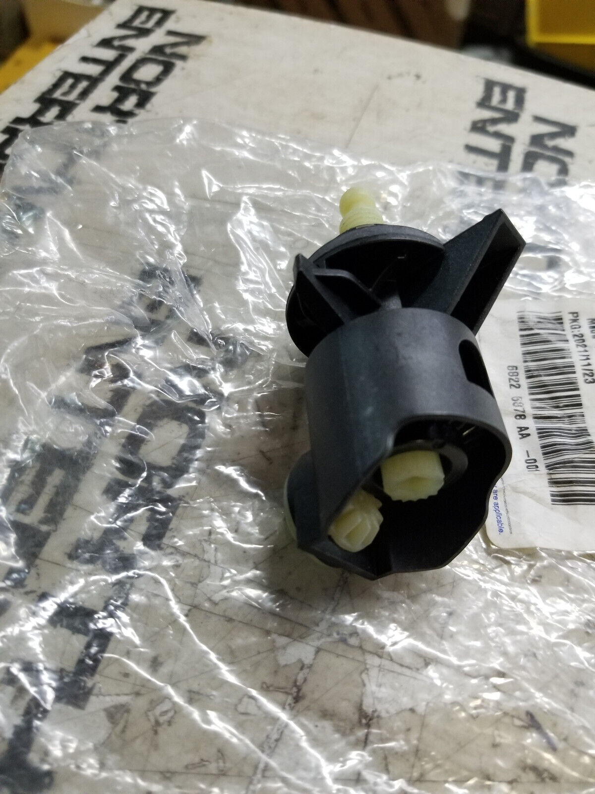 2014-2019 JEEP CHEROKEE HEADLIGHT LAMP LEVELING CONTROL MODULE MOPAR 68226878AA