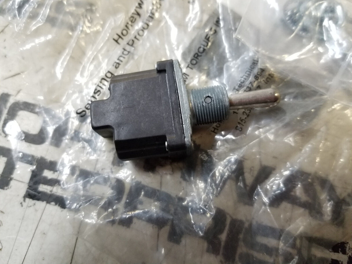 102853 SKYJACK TOGGLE SWITCH