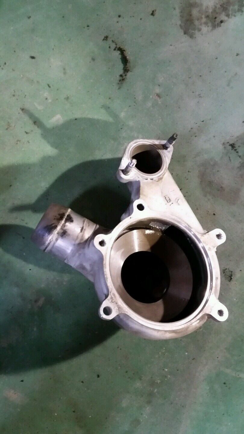 04.5 05 06 07 LLY LBZ GMC Sierra Duramax Diesel Water Pump Housing
